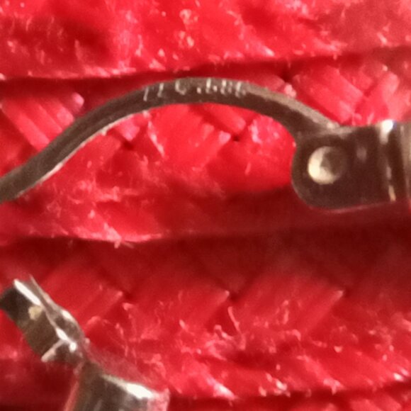 585 (14k) Two-tone White and Yellow Gold Diamond Cut Hoop Earrings Vtg Estate - Picture 5 of 11